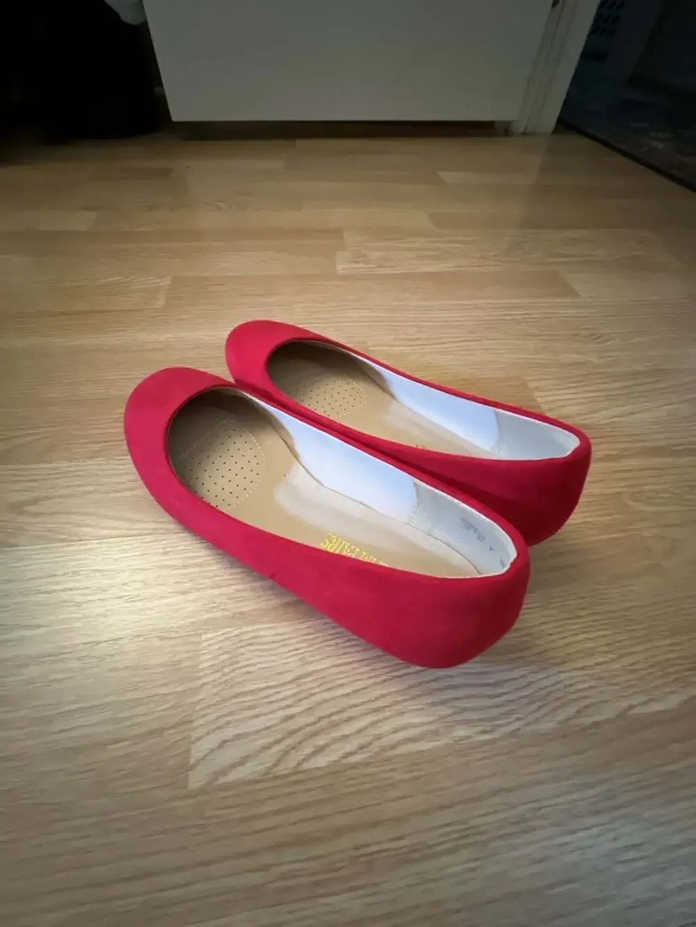 Dream Pairs Women's Red Faux Suede Wedge Ballet Flats Sz 11